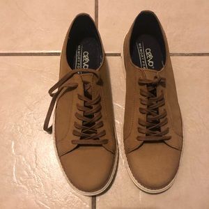 Gently Uses Crevo Sneakers